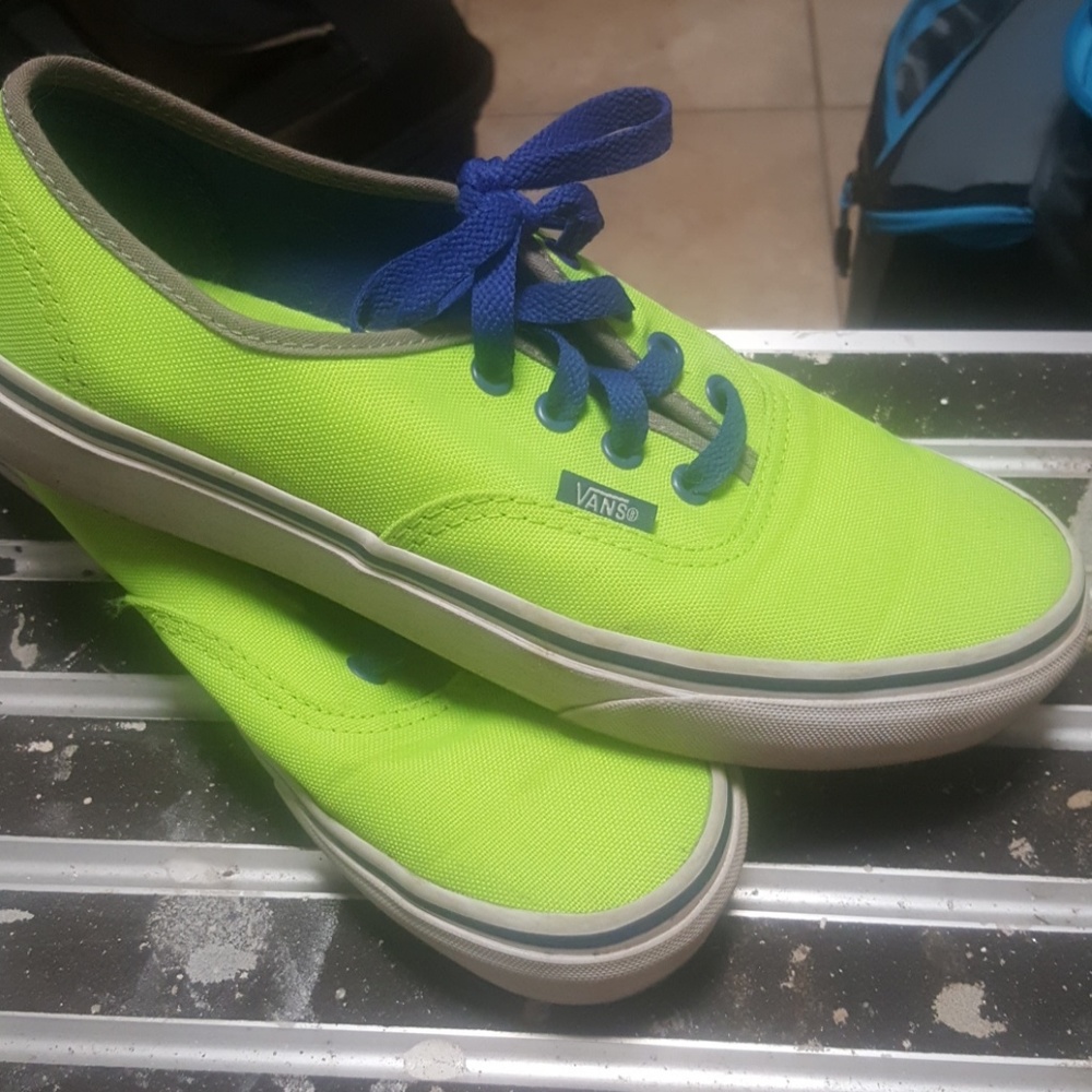 Vans - Picture 2 of 4